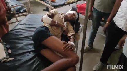 मुरैना: विंड़वा कुंवारी गांव में पुरानी रंजिश के चलते युवक के साथ की गई मारपीट, रेत की ट्रैक्टर-ट्रॉली के आगे दिया धक्का