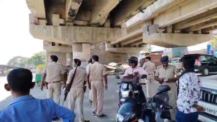 बख्तियारपुर: प्रधानमंत्री नरेंद्र मोदी के पटना आगमन से पहले, पुलिस ने पटना-बख्तियारपुर फोरलेन पर चलाया वाहन जांच अभियान