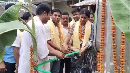 পুরাতন মালদা: বটতলী এলাকায় একটি মন্দিরে উচ্চ বাতি স্তম্ভের আনুষ্ঠানিক সূচনা