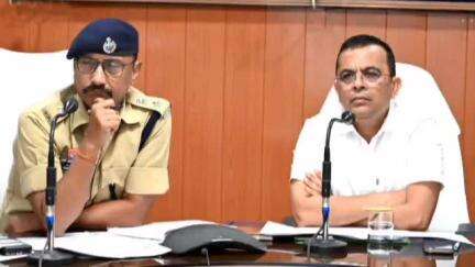 जांजगीर: जिला कलेक्ट्रेट कार्यालय के सभाकक्ष में बाढ़ एवं आपदा प्रबंधन की पूर्व तैयारियों पर प्रशासनिक बैठक सम्पन्न