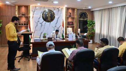 धनबाद/केंदुआडीह: समाहरणालय स्थित कार्यालय कक्ष में उपायुक्त की अध्यक्षता में जिला शिक्षा स्थापना समिति की बैठक संपन्न हुई