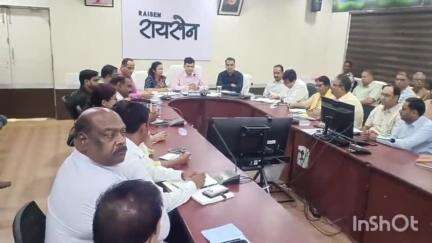 रायसेन: कलेक्टर श्री विश्वकर्मा ने बैठक में अधिकारियों को दिए आवश्यक दिशा-निर्देश