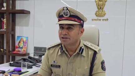 વલસાડ: પરિયા ગામે પીડીલાઈટ કંપનીમાં ચોરી કરનાર ઝડપાયેલા આરોપી બાબતે જિલ્લા પોલીસ વડાએ એસપી કચેરી થી વિગત આપી