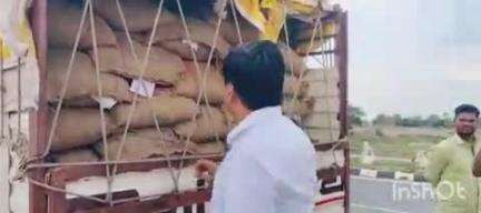 गढ़वा: कल्याणपुर फोरलेन पर विधायक प्रतिनिधि ने अवैध अनाज की सूचना पर वाहन को रोका, अनुमंडल पदाधिकारी ने जांच की