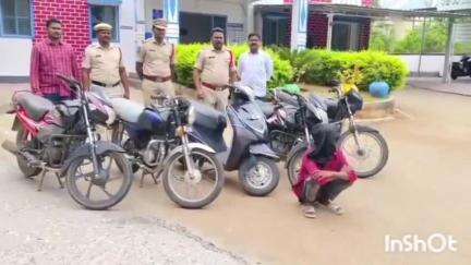 ఖాజీపేట: బైక్ చోరీలకు పాల్పడుతున్న వ్యక్తిని అరెస్ట్ చేసి, నిందితుడి నుంచి 4 బైక్‌లను స్వాధీనం చేసుకున్న మడికొండ పోలీసులు