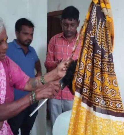 గద్వాల్: గోన్పాడు గ్రామ శివారులోని డబుల్ బెడ్ రూమ్లలో గుర్తించిన మృతదేహం లభ్యం