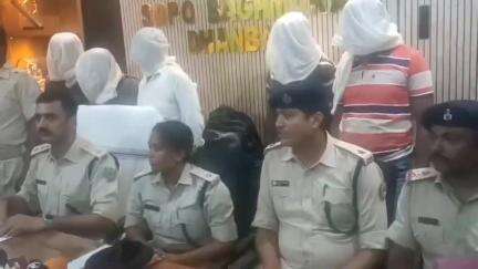 बाघमारा/कतरास: महुदा: सिंधड़ा बस्ती में गन फैक्ट्री का भंडाफोड़, बाघमारा एसडीपीओ ने कार्यालय में की प्रेस वार्ता