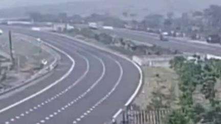 रतलाम नगर: दिल्ली-मुंबई 8 लेन एक्सप्रेसवे पर हादसे का सीसीटीवी फुटेज आया सामने, दो जवानों की मौत