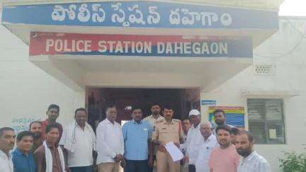 సిర్పూర్ టి: నియోజకవర్గంలోని అన్ని పోలీస్ స్టేషన్లో కాంగ్రెస్ నియోజకవర్గ ఇన్చార్జి రావి శ్రీనివాస్ పై ఫిర్యాదు చేసిన బిజెపి నాయకులు
