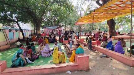 होशंगाबाद नगर: नर्मदापुरम पर्यटन घाट पर बकतरा से आए डोरसिया परिवार ने कराया सामूहिक भंडारे का आयोजन