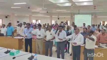 அரியலூர்: மாவட்ட ஆட்சியரகத்தில் உலக புகையிலை ஒழிப்பு தின உறுதிமொழி ஏற்பு- ஆட்சியர் பங்கேற்பு