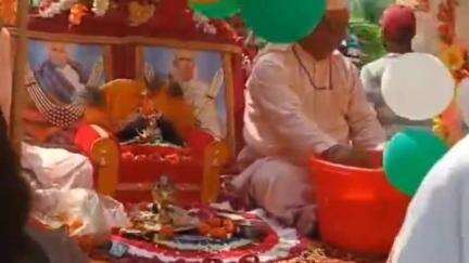 नौगावां सादात: नौगांवा के गांव मुनव्वरपुर में श्रीमद् भागवत कथा से पहले निकाली गई भव्य कलश यात्रा