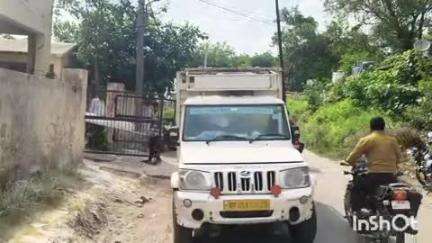 अकबरपुर: बलया जगदीशपुर नहर के पास ट्रैक्टर ट्राली पलटने से सफाई कर्मी की मौत