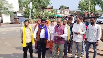 कटनी नगर: ओबीसी महासभा के पदाधिकारियों ने सीएम सहित पुलिस महानिदेशक के नाम कलेक्ट्रेट में ज्ञापन सौंपा