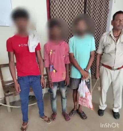 चैनपुर: चैनपुर पुलिस ने बाइक चोरी के मामले में तीन लोगों को गिरफ्तार कर भेजा जेल