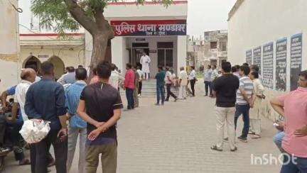मंडावर: मंडावर में लगभग दो दर्जन बदमाशों ने घर में घुसकर बेरहमी से की मारपीट, पांच लोग घायल
