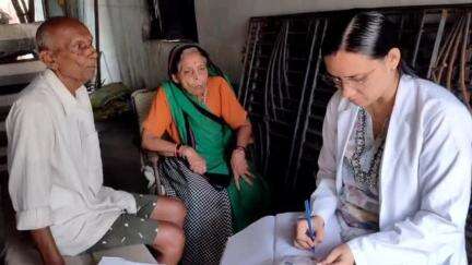 मुंगेली: आयुष्मान महाअभियान: जिले में 2,600 से अधिक वरिष्ठ नागरिकों के बने वय वंदना कार्ड