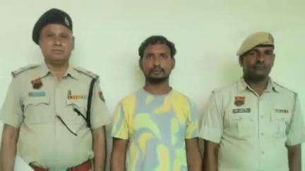 पलवल: सदर थाना पुलिस ने मारपीट व हवाई फायर कर लूटपाट करने के मामले में एक आरोपी को हथियार सहित किया गिरफ्तार
