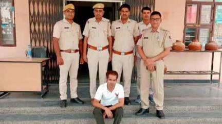 झुंझुनू: रात के समय घर में घुसकर चोरी करने का प्रयास व मारपीट करने के आरोपी को गुड़ा पुलिस ने किया गिरफ्तार