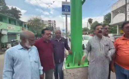 गोलमुरी-सह-जुगसलाई: मानगो की सड़कों पर विज्ञापन पोल के खिलाफ लोगों ने उठाई आवाज