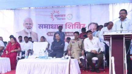 मस्तुरी: बकरकुदा में आयोजित समाधान शिविर में जिले के प्रभारी सचिव श्री मनोज पिंगुआ ने लिया हिस्सा
