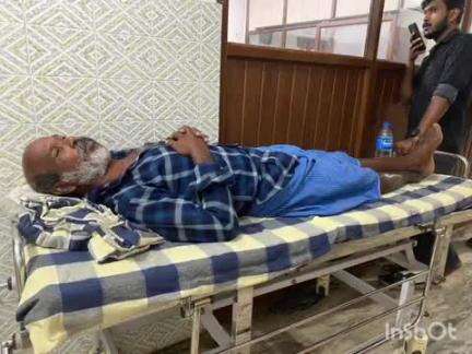 കുട്ടനാട്: ചൂട്ടുമാലിയിൽ ഓടിക്കൊണ്ടിരുന്ന സ്കൂട്ടറിന് മുകളിൽ മരം വീണ് യാത്രികന് സാരമായി പരിക്കേറ്റു