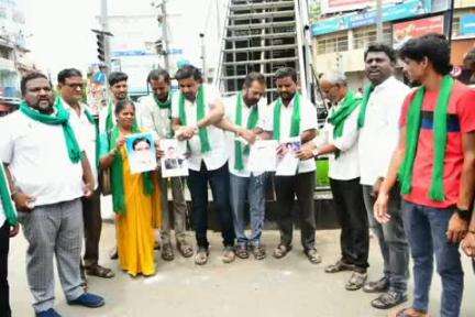 ಕಲಬುರಗಿ: ಮಲ್ಲಾಬಾದ್ ಏತ ನೀರಾವರಿ ಕಾಮಗಾರಿಗೆ ಕೆಕೆಆರ್ ಡಿಬಿ ಅಧ್ಯಕ್ಷರಿಂದ ಟೆಂಡರ್ ಕರೆದ ಹಿನ್ನೆಲೆ ವಿವಿಧ ಸಂಘಟನೆಗಳಿಂದ ವಿಜಯೋತ್ಸವ