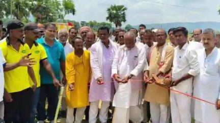 राजगीर: बसुऐन गांव में ग्रामीण विकास मंत्री ने क्रिकेट टूर्नामेंट का उद्घाटन किया