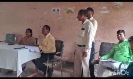परैया: किसान भवन परैया में DRDA निदेशक ने BLO के साथ बैठक की, विधानसभा चुनाव हेतु मतदाता सूची अद्यतन करने का निर्देश दिया