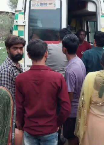 बलौदाबाज़ार: आकाशीय बिजली गिरने से एक व्यक्ति की मृत्यु, 8 घायल, घायलों को इलाज हेतु जिला अस्पताल में कराया गया भर्ती