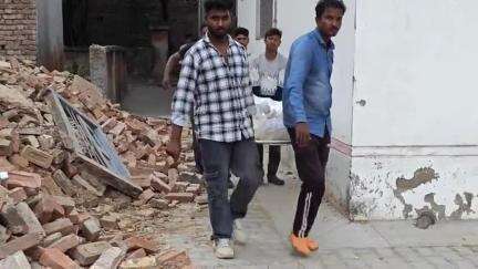 मिर्ज़ापुर: विंध्याचल थाना क्षेत्र के बघरा तिवारी गांव के मडहे में युवक ने फांसी के फंदे पर झूलकर दी जान, मौके पर पहुंची पुलिस