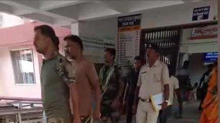 गुमला: अटरिया में पुलिस ने भारी मात्रा में नशीली दवाओं के साथ एक व्यक्ति को गिरफ्तार किया