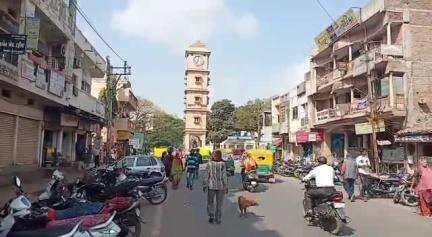 વઢવાણ: સુરેન્દ્રનગર એ ડિવિઝન પોલીસ મથકે ચાર શખ્સોએ માર મારી જાનથી મારી નાખવાની ધમકી આપ્યાની ફરિયાદ નોંધાય