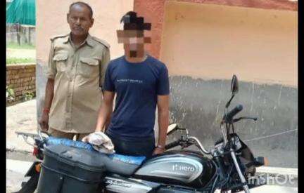 गया टाउन सीडी ब्लॉक: जिले के विभिन्न थाना क्षेत्रों से शराब मामले में 1 आरोपी देसी महुआ शराब और बाइक के साथ गिरफ्तार