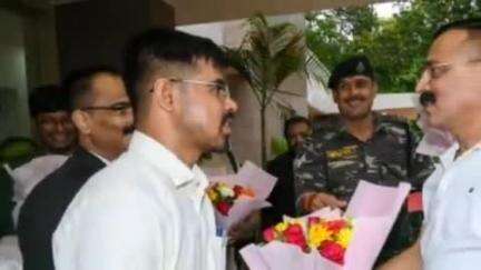 देवघर: झारखंड हाई कोर्ट के न्यायाधीश सुजीत नारायण प्रसाद का स्टेट हाई कोर्ट हाउस में आगमन