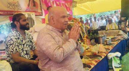 सीहोर: जिले के ग्राम पिपलिया मीरा में मंत्री करण सिंह वर्मा श्रीमद् भागवत कथा एवं प्राण प्रतिष्ठा में शामिल हुए