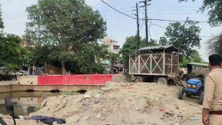 भरथना: लखना भोगनी नहर में मिला अज्ञात किशोर का शव, फैली सनसनी, पुलिस ने शव मोर्चरी भेजा