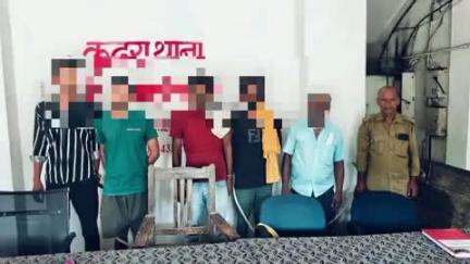 मोहनिया: शराब के नशे में कुदरा पुलिस ने अलग-अलग जगहों से पांच लोगों को किया गिरफ्तार