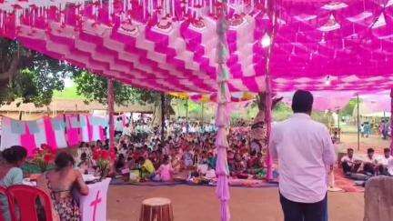 कोलेबिरा: लाचारागढ़ में युवा सम्मेलन का आयोजन, विधायक नमन बिक्सल कोनगाड़ी ने युवाओं को जीवन मूल्यों का संदेश दिया