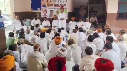करौली: टोडाभीम में कांग्रेस ने संविधान बचाओ रैली का आयोजन किया, विधायक घनश्याम महर रहे मौजूद