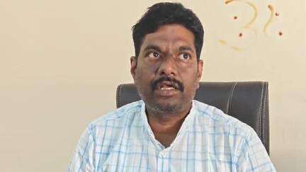 రాయదుర్గం: లబ్ధిదారులకు రేషన్ సరుకులు సక్రమంగా పంపిణీ చేయాలని డీలర్లకు రాయదుర్గం తహసీల్దార్ నాగరాజు ఆదేశాలు