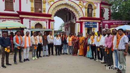 जगदलपुर: भाजपा नगरनार मंडल की नवीन टीम ने मांई दंतेश्वरी मंदिर में की पूजा-अर्चना