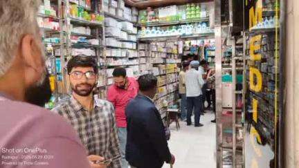 रुद्रपुर: जिला विधिक सेवा प्राधिकरण के सचिव ने रुद्रपुर के मेडिकल स्टोर्स पर स्वास्थ्य विभाग के अधिकारियों के साथ की छापेमारी