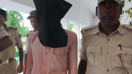 कटिहार: कोलासी में मक्का व्यवसायी से लूट का खुलासा, पुलिस अधीक्षक ने प्रेस वार्ता में दी जानकारी