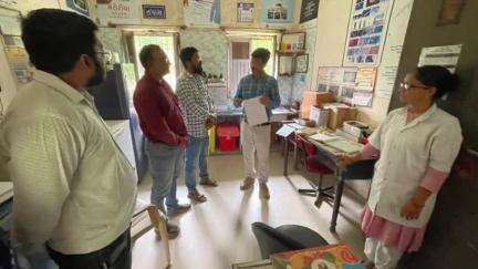 છોટાઉદેપુર: તાલુકાના અલગ અલગ ગામોમાં આરોગ્ય વિભાગની ટીમો દ્વારા સબ સેન્ટરો અને લાભાર્થીઓ સાથે મુલાકાત કરી.