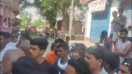 नबीनगर: माली थाना क्षेत्र के चरण बाजार में पुलिस की कार्रवाई के बाद ग्रामीणों ने किया बाजार बंद, विधायक ने कार्रवाई की मांग की