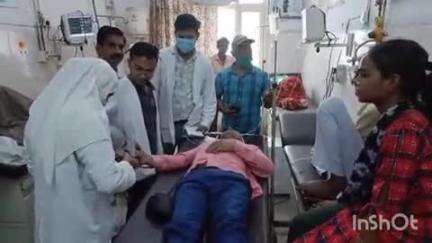 कासगंज: काजी मोहल्ला में 40 वर्षीय व्यक्ति छत से गिरकर घायल, इलाज़ के लिए जिला अस्पताल में भर्ती कराया गया