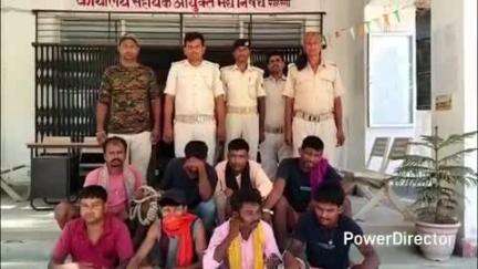 कहरा: उत्पाद पुलिस ने छापेमारी कर 1 कारोबारी और 7 शराबियों को किया गिरफ्तार, सहरसा कोर्ट में पेश कर आगे की कार्रवाई जारी
