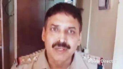 रामगढ़: पुलिस को तहरीर देते हुए रामगढ़ के भाजपा बूथ अध्यक्ष गोपाल सिंह जीना ने कुछ लोगों पर मारपीट का लगाया आरोप
