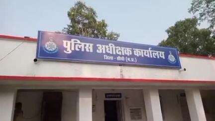 सिहावल: अमिलिया पुलिस ने नाबालिग किशोरी को किया दस्तयाब, परिजनों को सौंपा